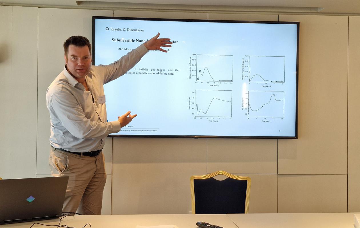 Niall English presenting at APSAC 2023